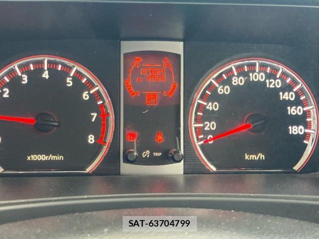 Nissan SERENA 2010-03 8831464-19