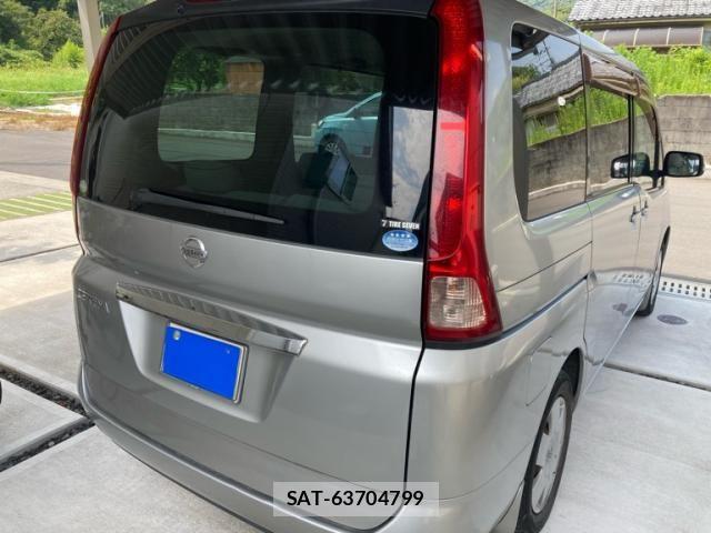 Nissan SERENA 2010-03 8831464-4