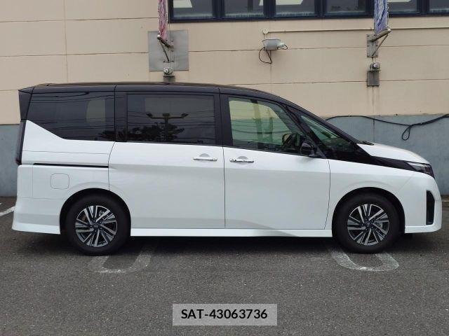 Nissan SERENA 2026-01 8831436-16