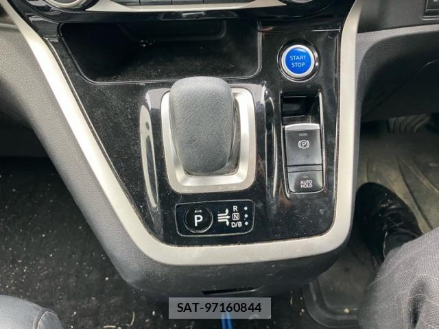 Nissan SERENA 2018-09 8831461-21