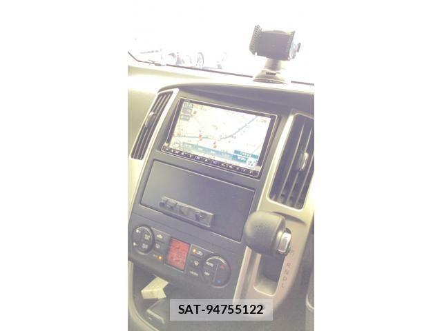 Nissan SERENA 2010-08 8831469-8