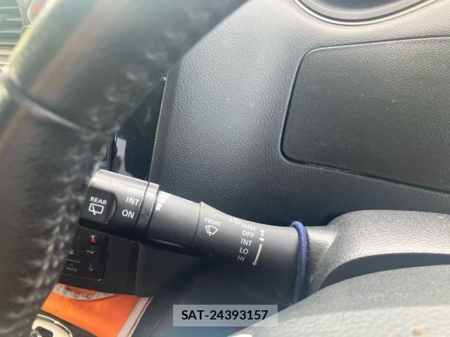 Nissan SERENA 2012-02 8831477-11