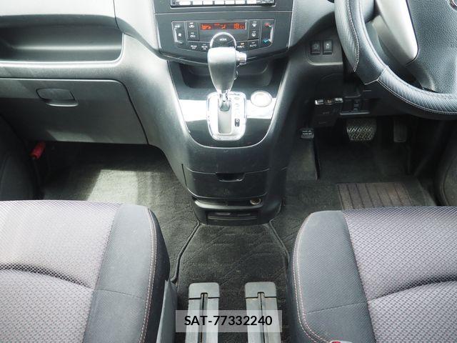 Nissan SERENA 2010-12 8831466-18