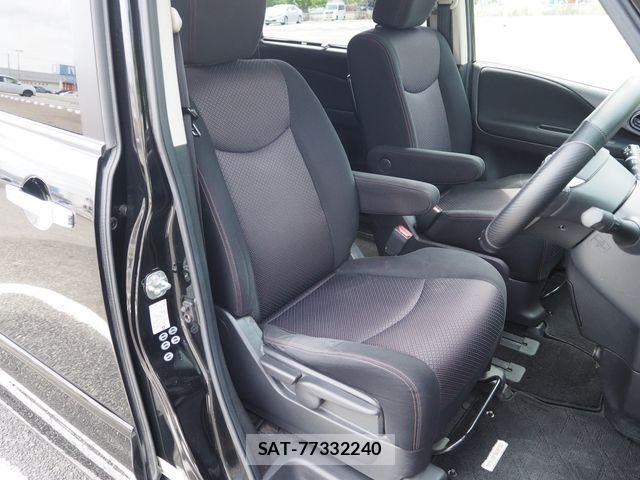 Nissan SERENA 2010-12 8831466-19