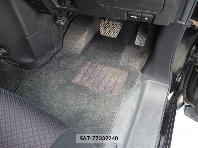Nissan SERENA 2010-12 8831466-22