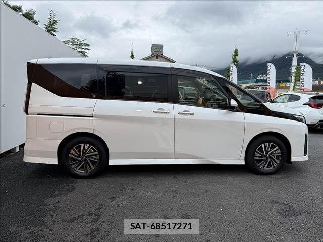Nissan SERENA 2022-12 8831445-11