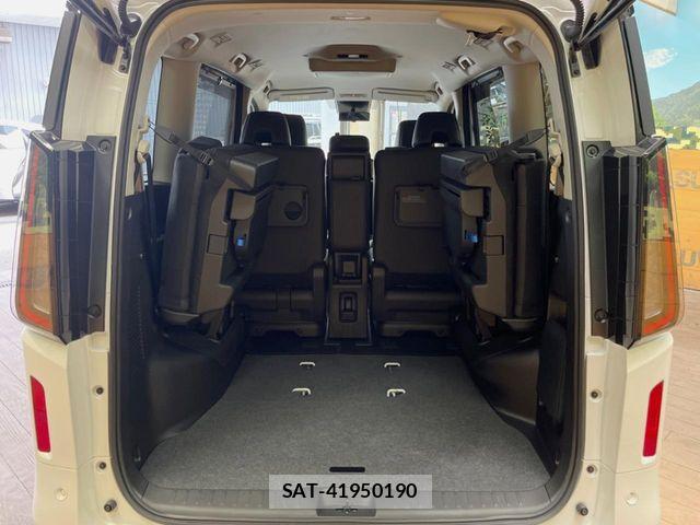 Nissan SERENA 2026-02 8831430-9