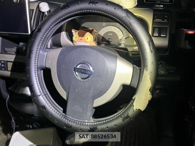 Nissan SERENA 2007-08 8831467-18
