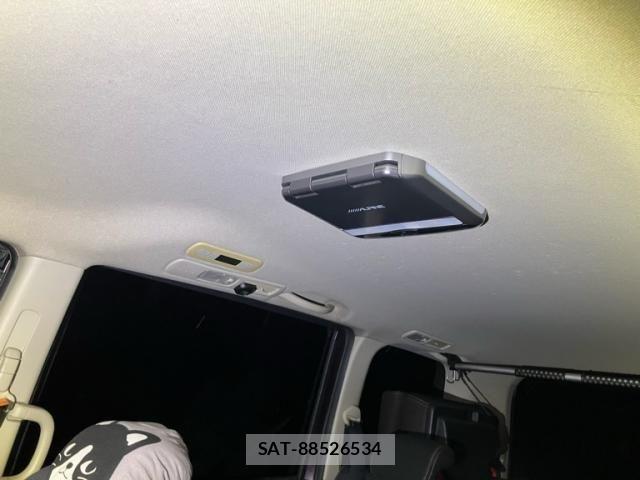 Nissan SERENA 2007-08 8831467-26