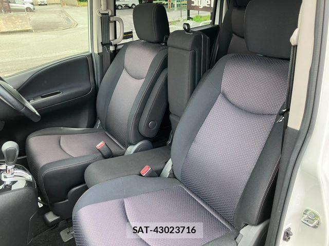 Nissan SERENA 2012-03 8831459-13