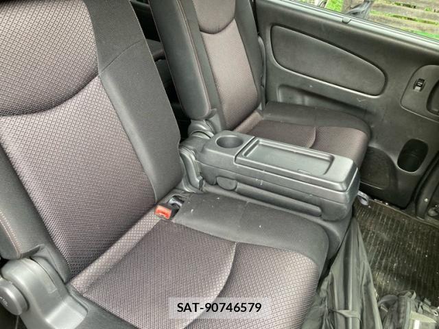 Nissan SERENA 2011-07 8831462-13