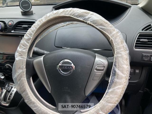 Nissan SERENA 2011-07 8831462-17