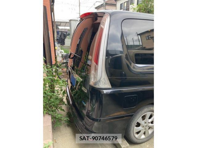Nissan SERENA 2011-07 8831462-2