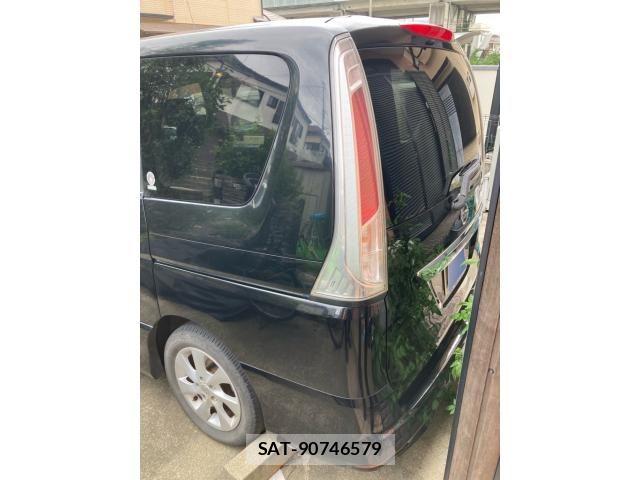 Nissan SERENA 2011-07 8831462-3