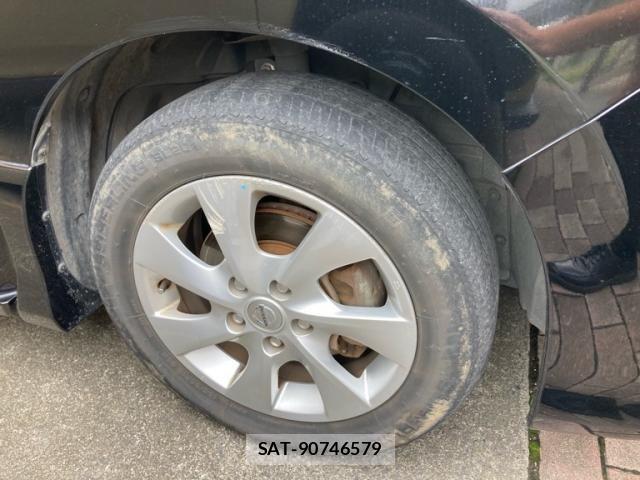 Nissan SERENA 2011-07 8831462-4