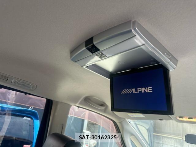 Nissan SERENA 2011-09 8831476-12