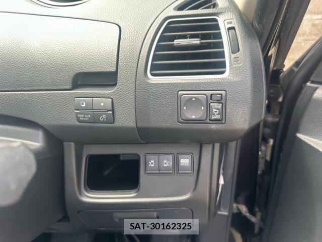 Nissan SERENA 2011-09 8831476-16