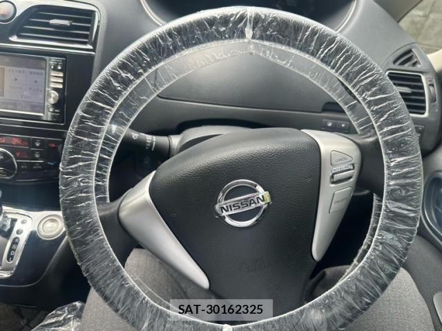 Nissan SERENA 2011-09 8831476-17
