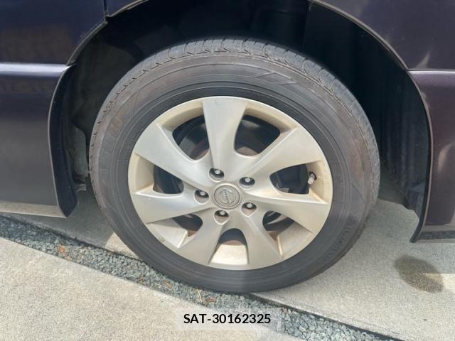 Nissan SERENA 2011-09 8831476-7