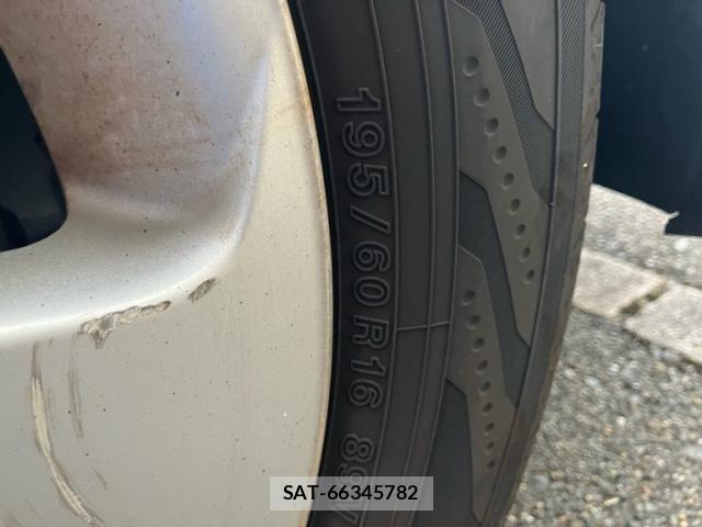 Nissan SERENA 2009-07 8831468-23