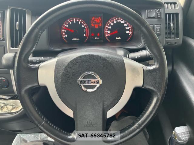 Nissan SERENA 2009-07 8831468-6