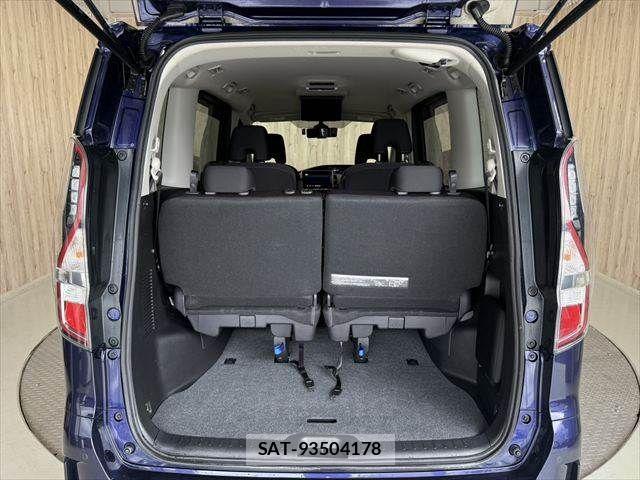 Nissan SERENA 2020-12 8831457-12