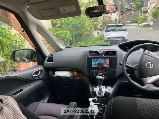 Nissan SERENA 2011-07 8831460-13