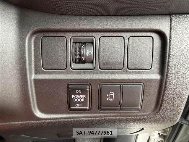 Nissan SERENA 2022-08 8831456-5