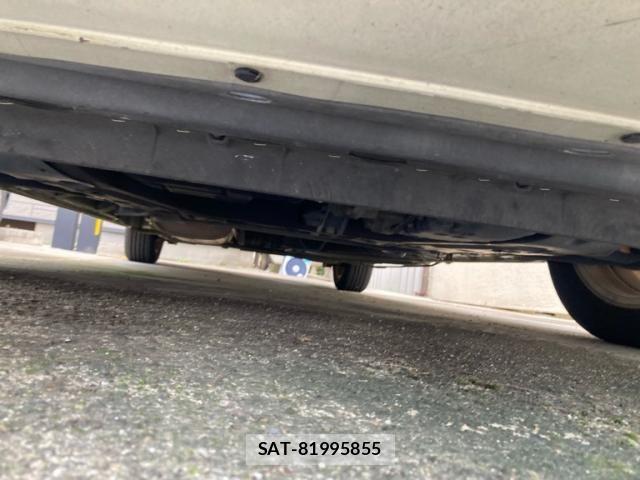 Nissan SERENA 2009-09 8831470-2