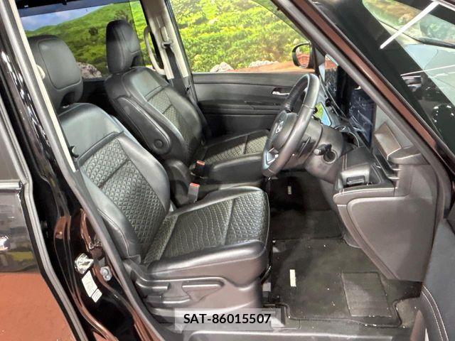 Nissan SERENA 2023-10 8850581-7