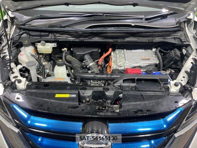 Nissan SERENA 2018-05 8849819-18