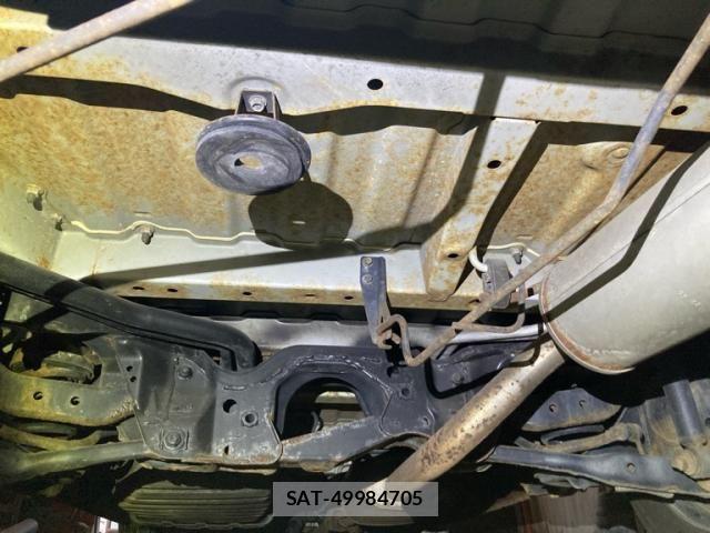 Nissan SERENA 1999-09 8850596-11