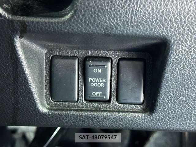 Nissan SERENA 2012-06 8849653-15