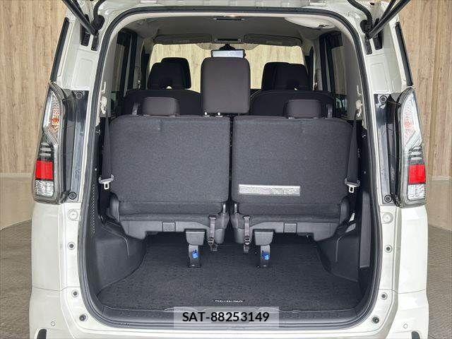 Nissan SERENA 2018-07 8849834-11