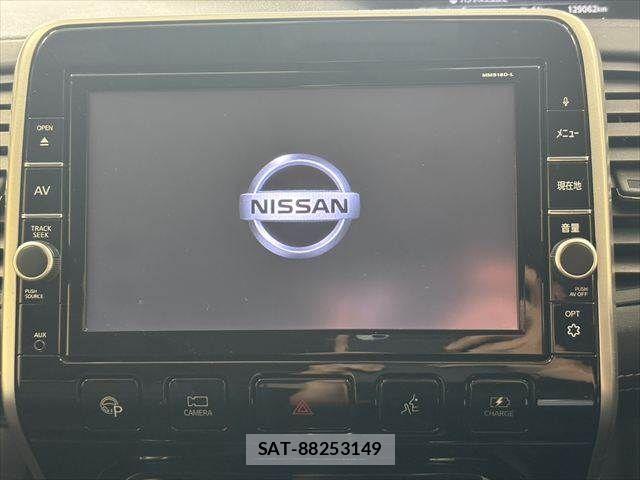 Nissan SERENA 2018-07 8849834-3