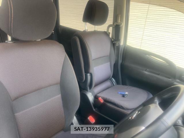Nissan SERENA 2009-10 8872029-14