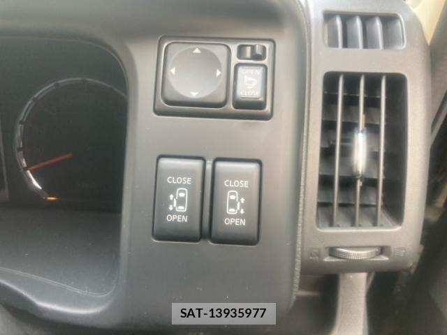 Nissan SERENA 2009-10 8872029-15