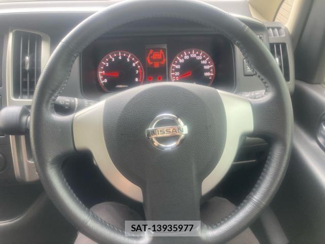 Nissan SERENA 2009-10 8872029-17