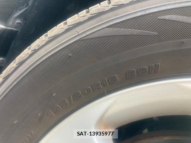 Nissan SERENA 2009-10 8872029-3