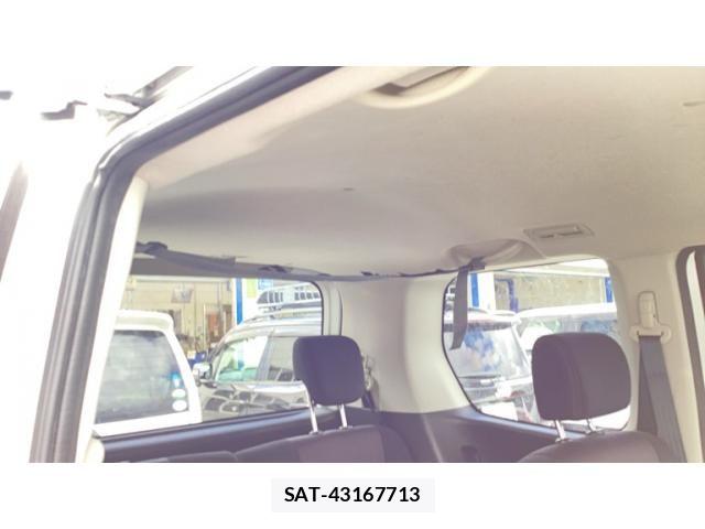 Nissan SERENA 2011-04 8872032-13