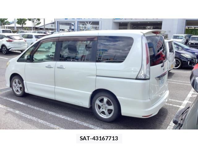 Nissan SERENA 2011-04 8872032-1