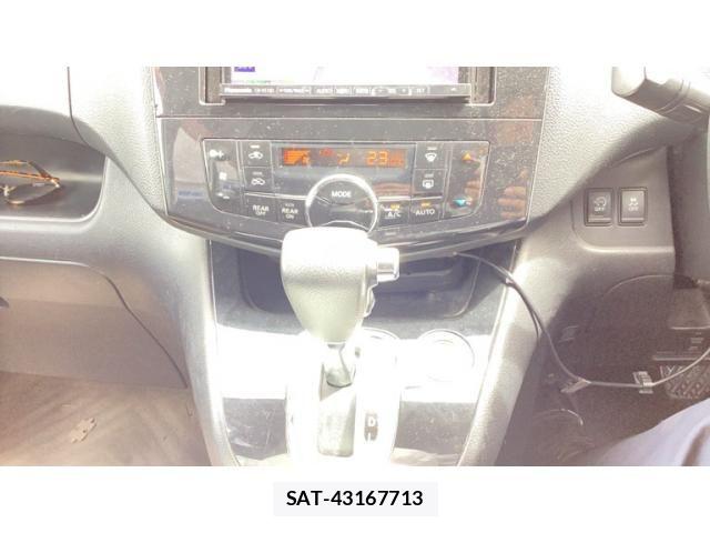 Nissan SERENA 2011-04 8872032-4