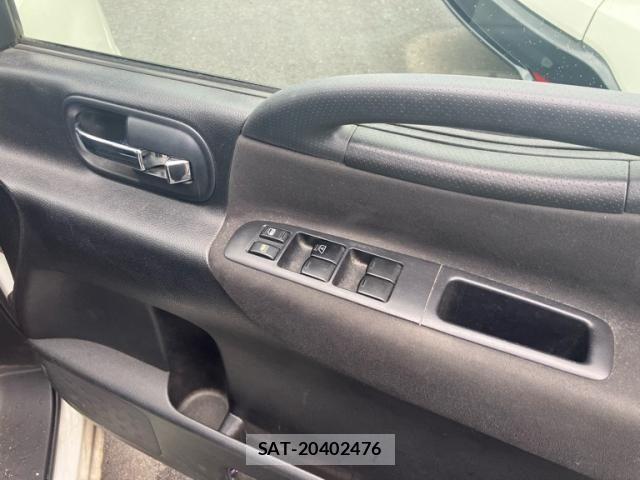 Nissan SERENA 2009-10 8882037-11
