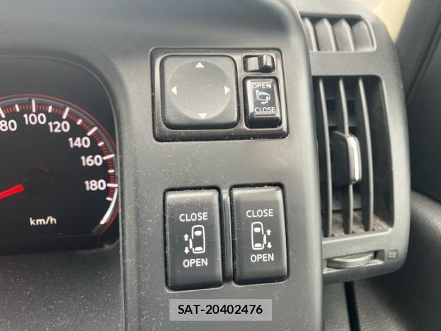 Nissan SERENA 2009-10 8882037-23