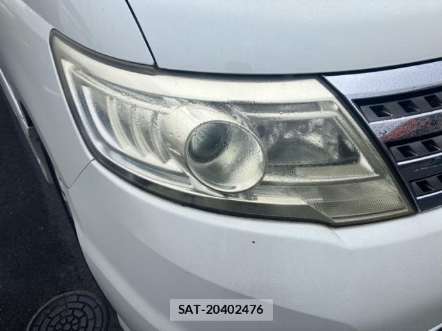 Nissan SERENA 2009-10 8882037-4