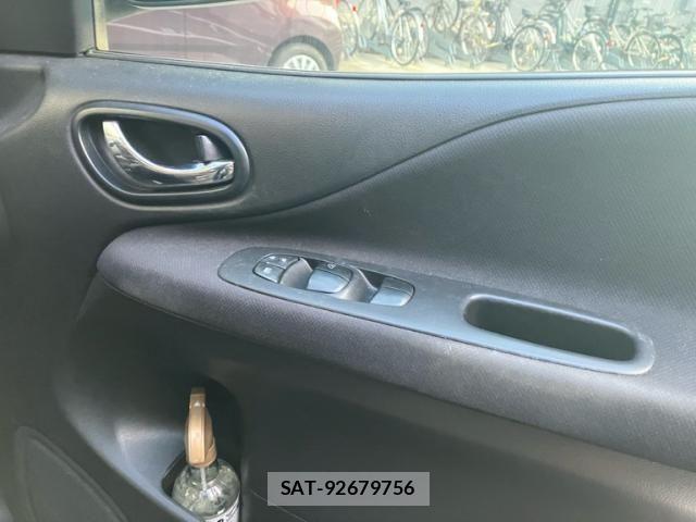 Nissan SERENA 2011-06 8882047-13