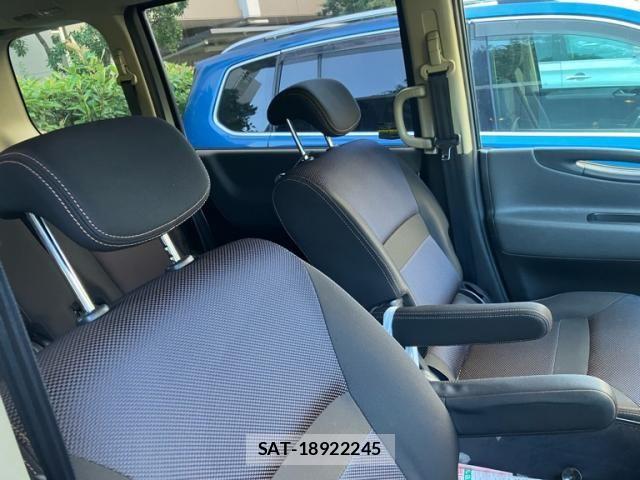 Nissan SERENA 2006-12 8882039-13
