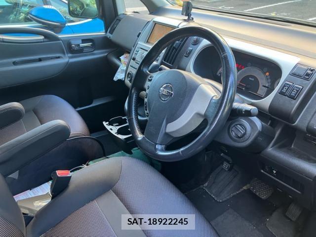 Nissan SERENA 2006-12 8882039-14