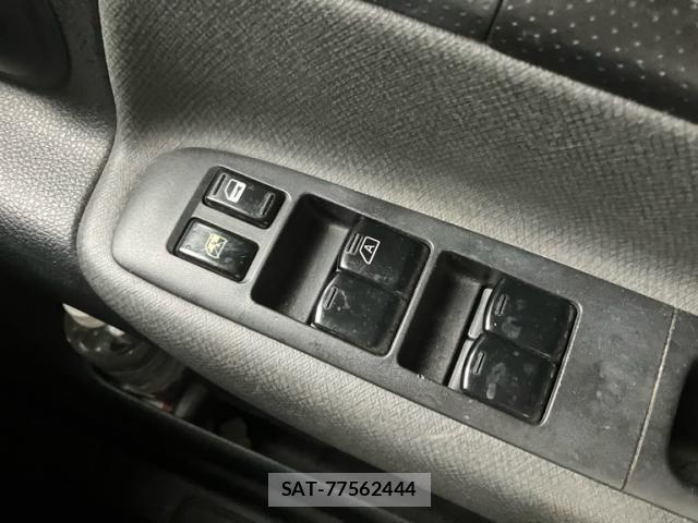 Nissan SERENA 2007-07 8882042-14