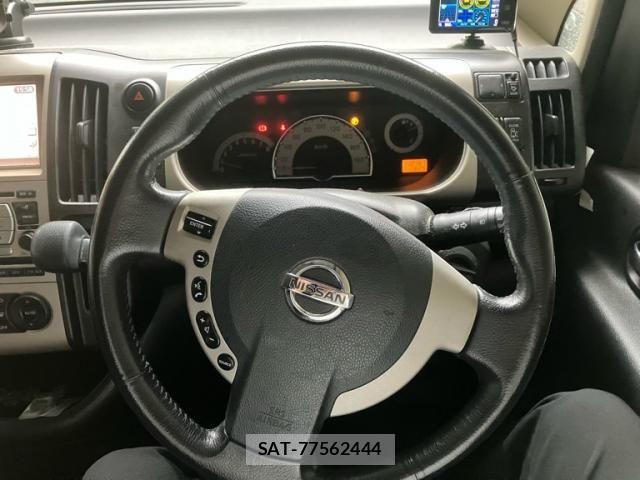 Nissan SERENA 2007-07 8882042-16
